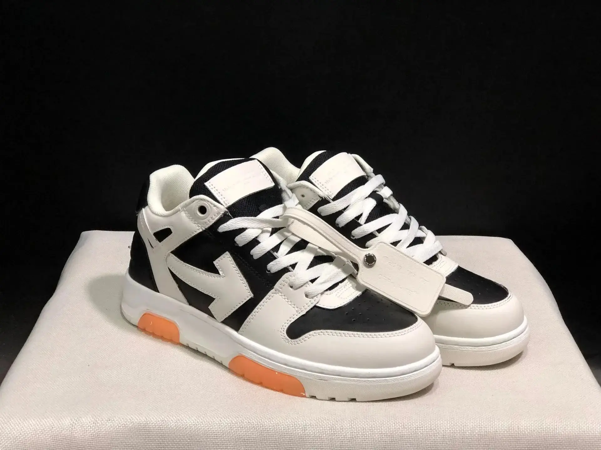 Off-White B22 Sneakers [31 styles] — foto 3 de 6