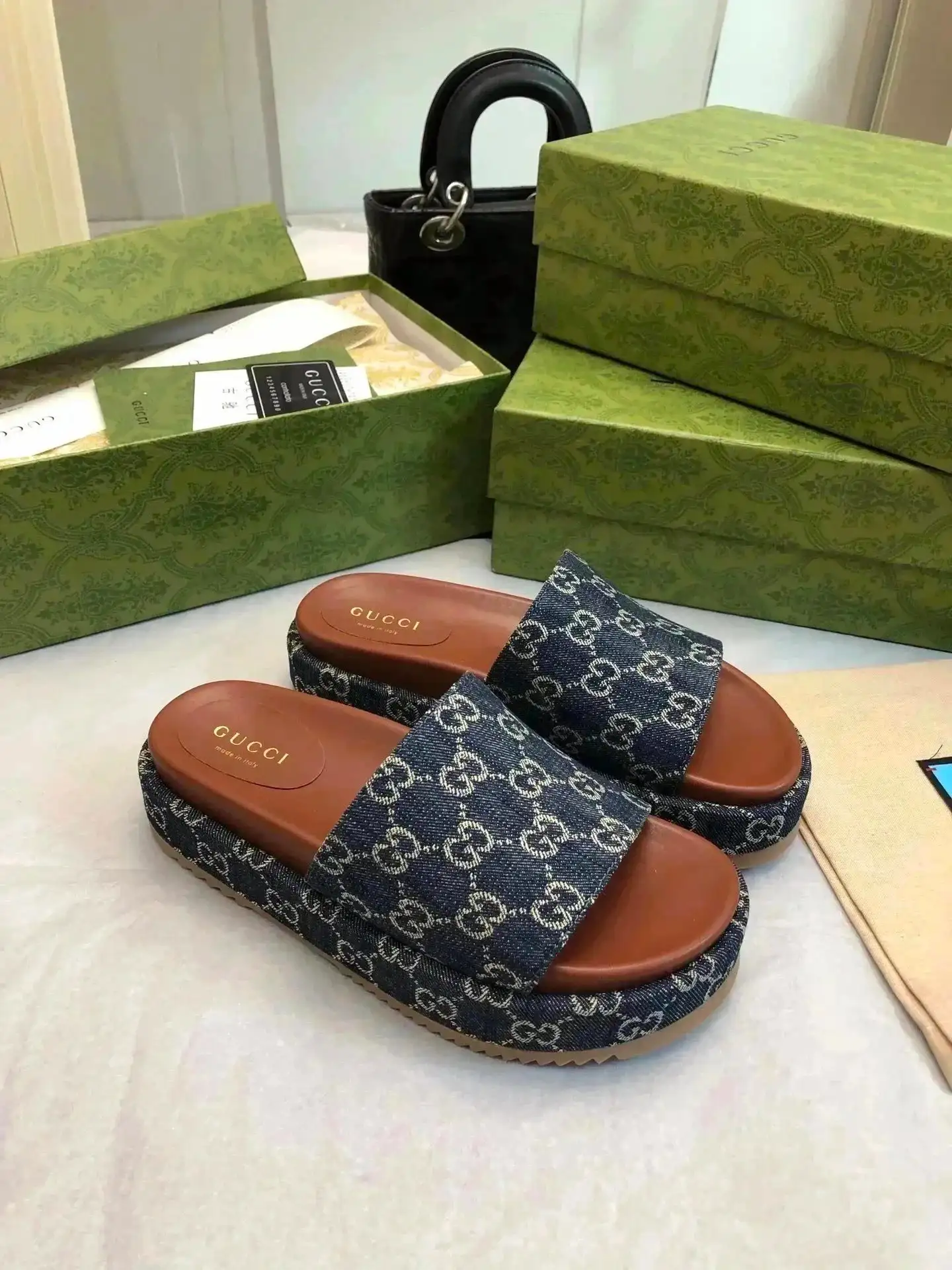 Gucci Slides — foto 2 de 6
