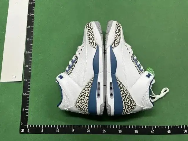 Nike Air Jordan 3 Retro Sneakers [UNC] — foto 2 de 6