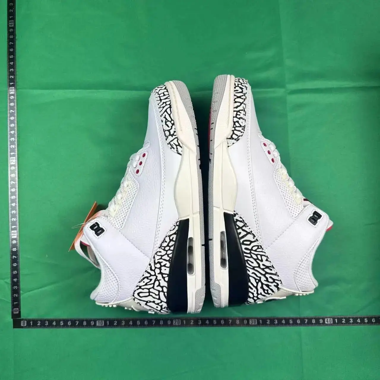 Nike Air Jordan 3 Retro Sneakers [UNC] — foto 4 de 6