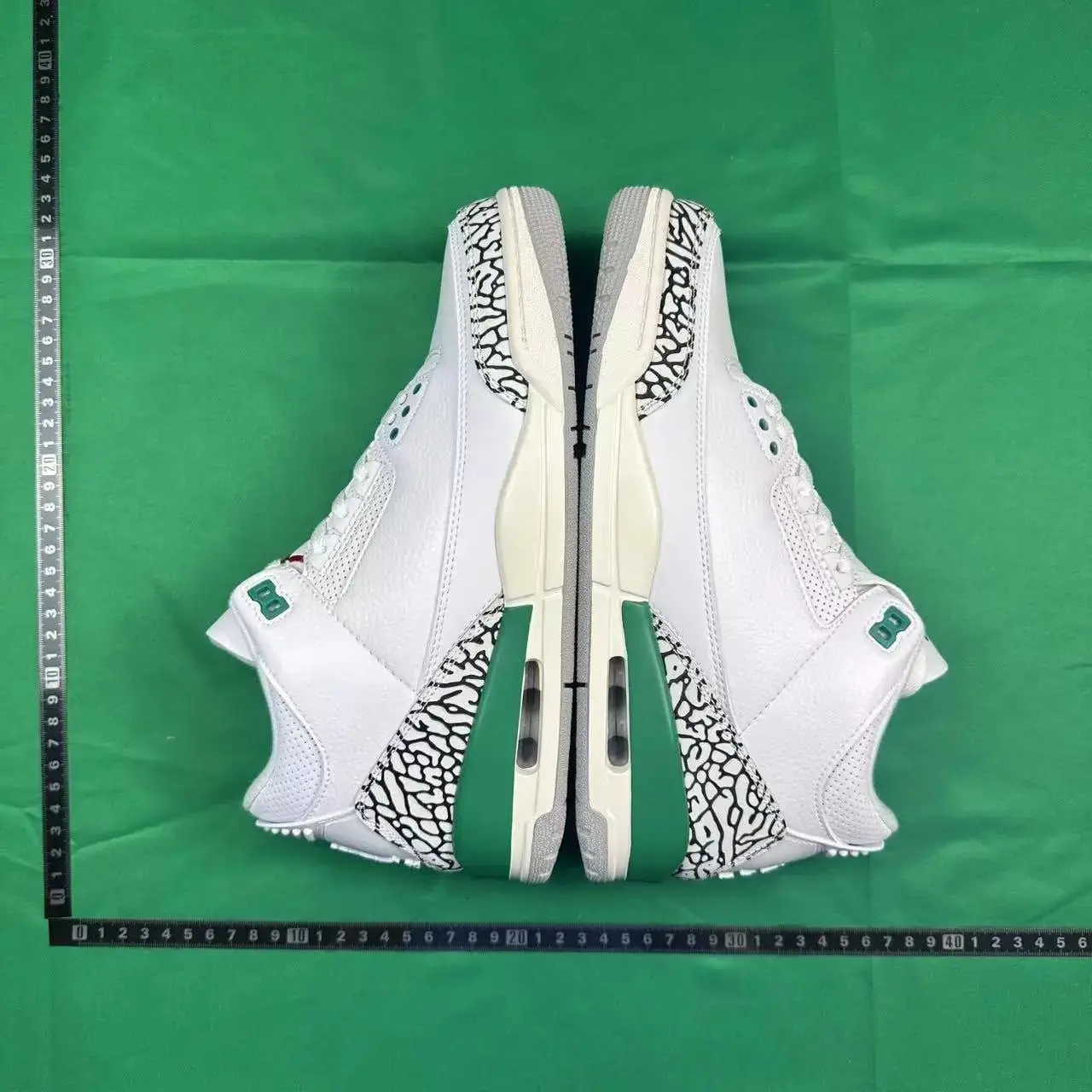 Nike Air Jordan 3 Retro Sneakers [UNC] — foto 5 de 6