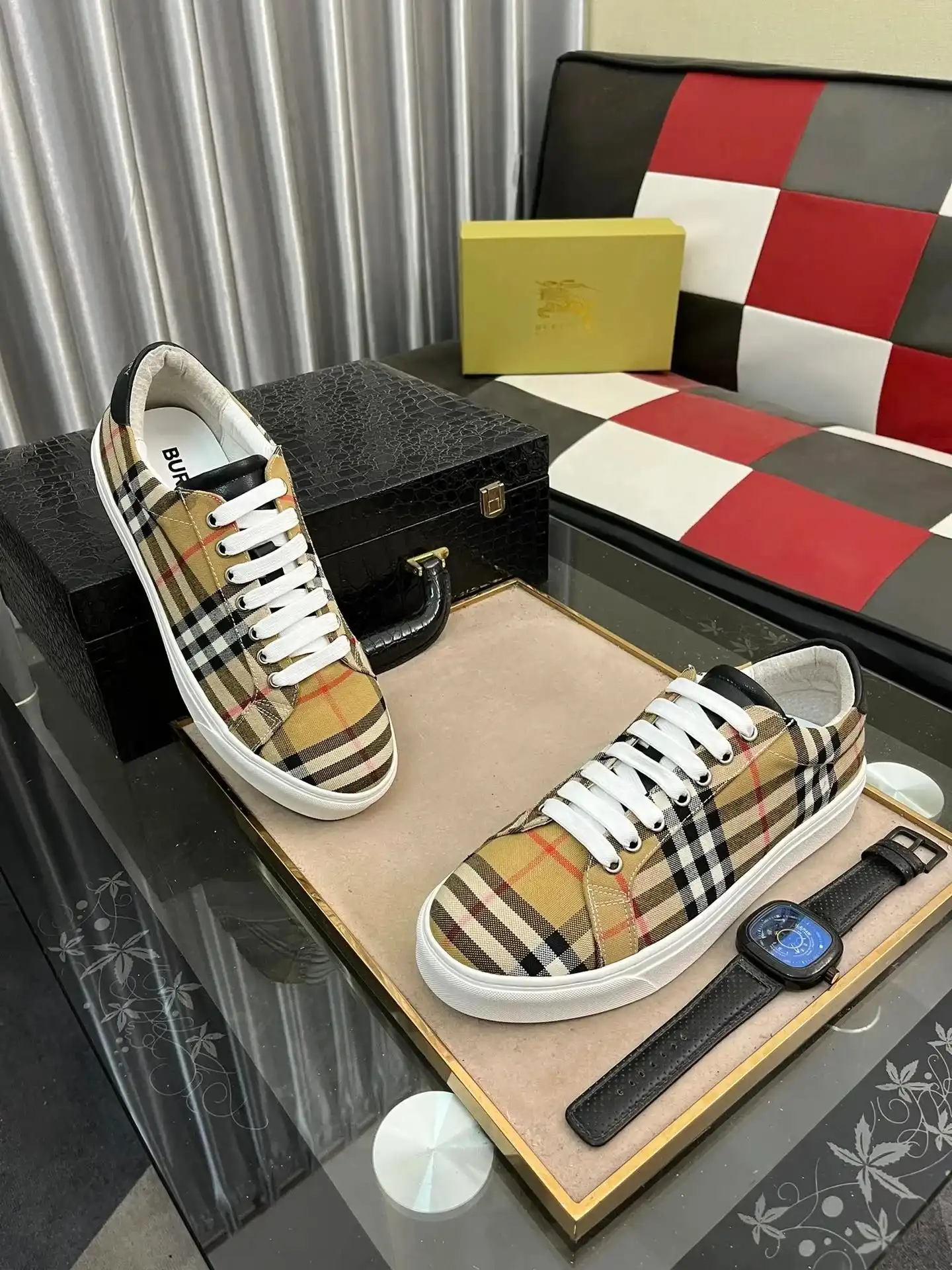 Burberry Shoes — foto 3 de 6