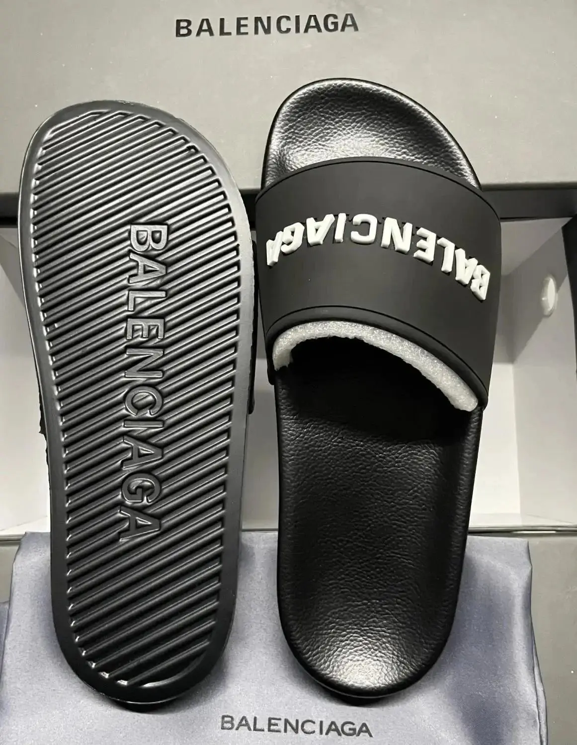 Balenciaga Logo Slide Sandals [15 styles] — foto 3 de 6