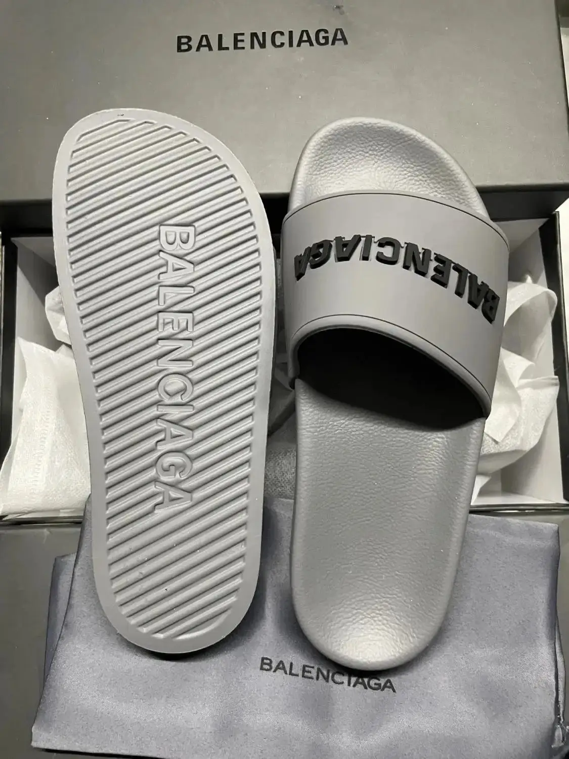 Balenciaga Logo Slide Sandals [15 styles] — foto 5 de 6