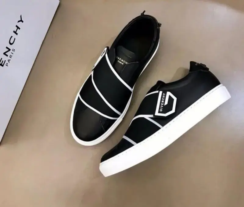 Givenchy Sneakers — foto 4 de 6