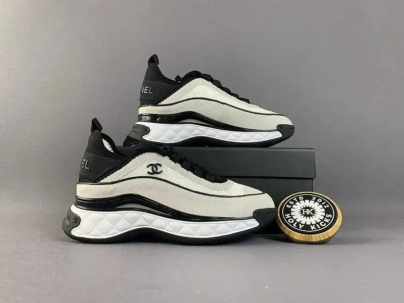 CHANEL Sneakers — foto 4 de 6