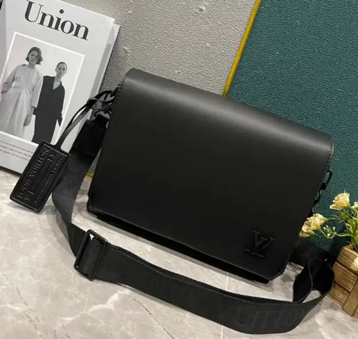 Louis Vuitton Shoulder Bag — foto 2 de 6
