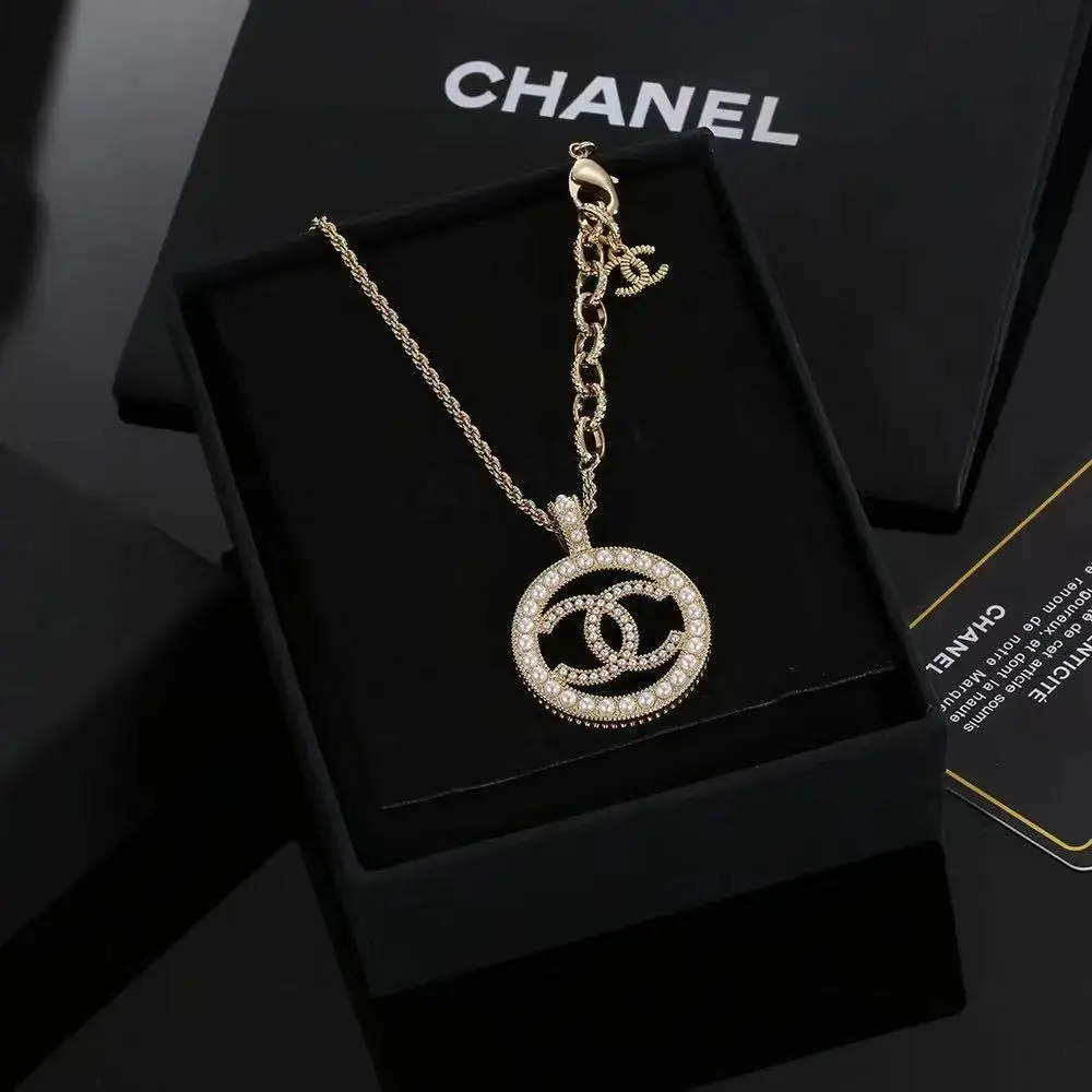 Dior Necklace — foto 4 de 6