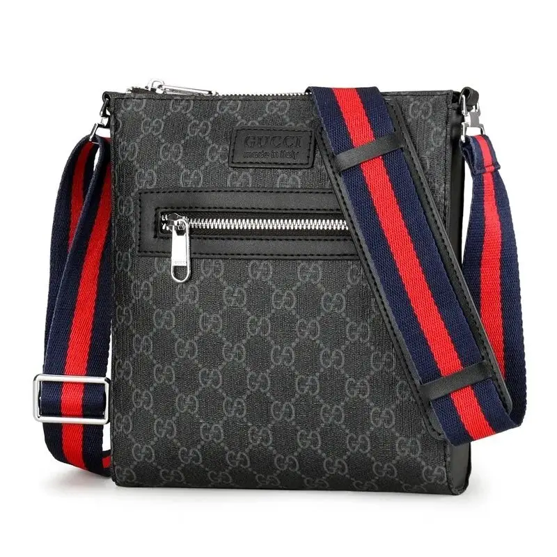 Gucci GG Supreme Crossbody Bag [2 styles] — foto 2 de 6