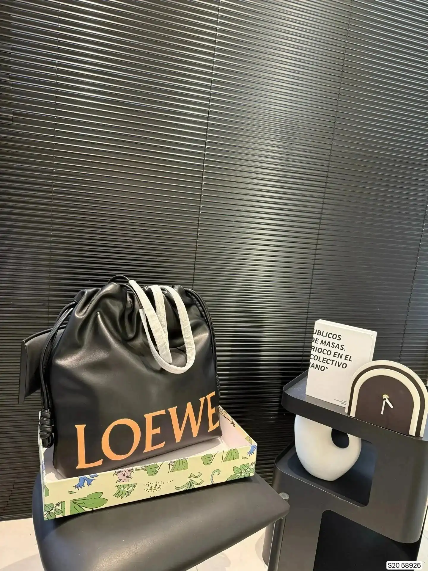 LOEWE Drawstring Tote Bag [39 styles] — foto 4 de 6