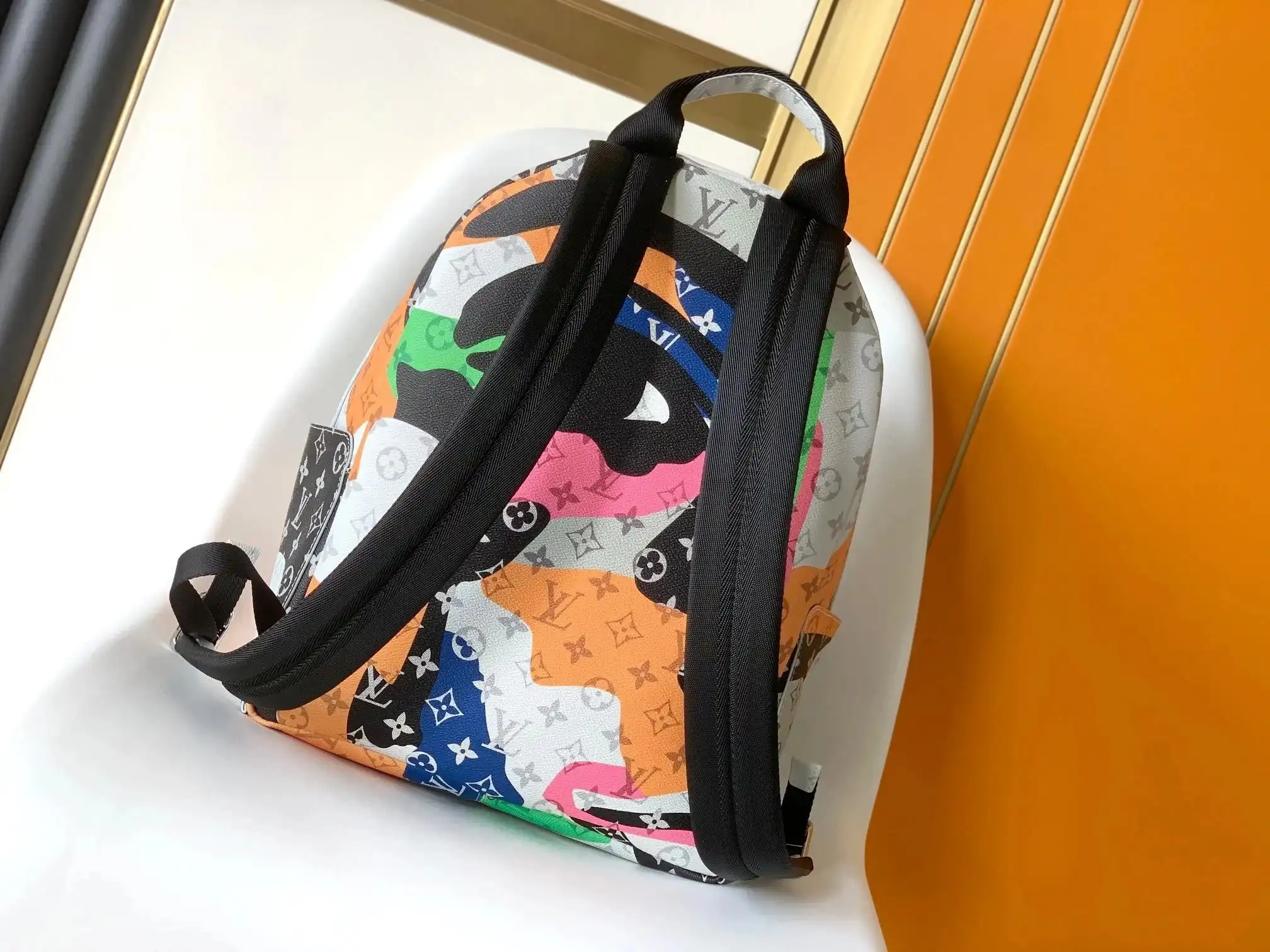 Louis Vuitton Graffiti Eye Print Backpack — foto 3 de 6