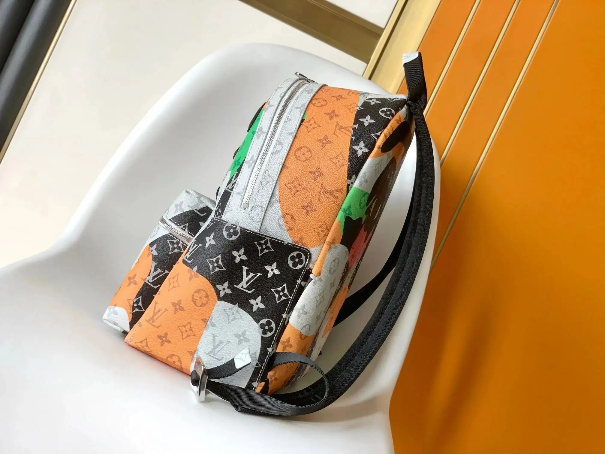 Louis Vuitton Graffiti Eye Print Backpack — foto 4 de 6