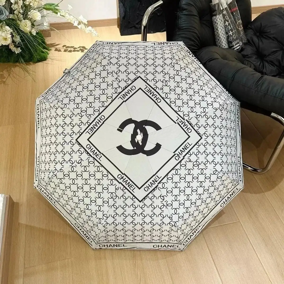 Chanel Dior LV umbrella — foto 3 de 6