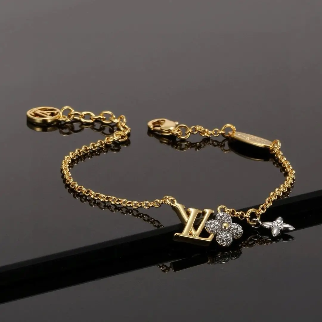 Louis Vuitton Monogram World Tour Bracelet — foto 4 de 6