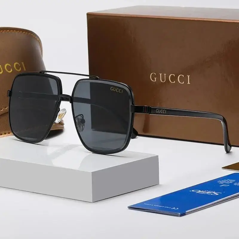 Gucci ( 5 styles ) — foto 5 de 6