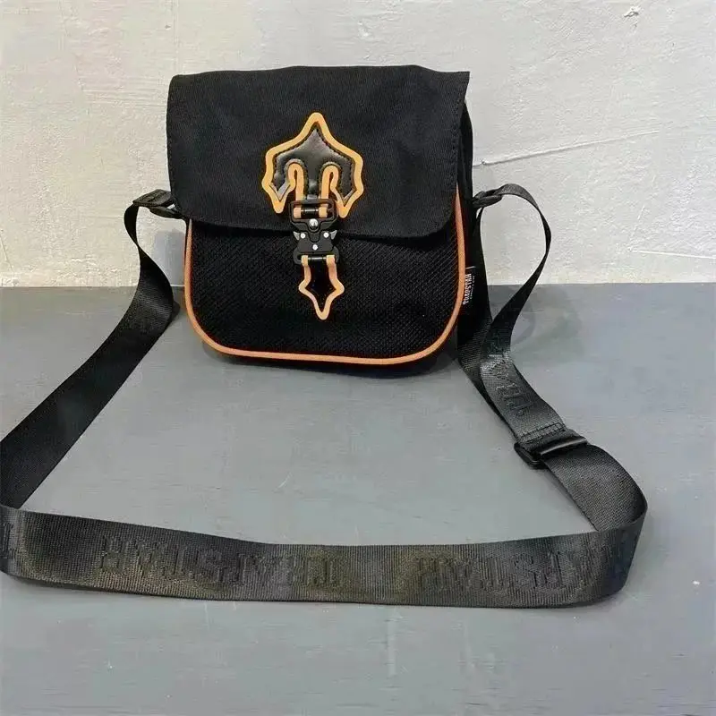 Trapstar Crossbody Bags [30+ styles] — foto 3 de 6