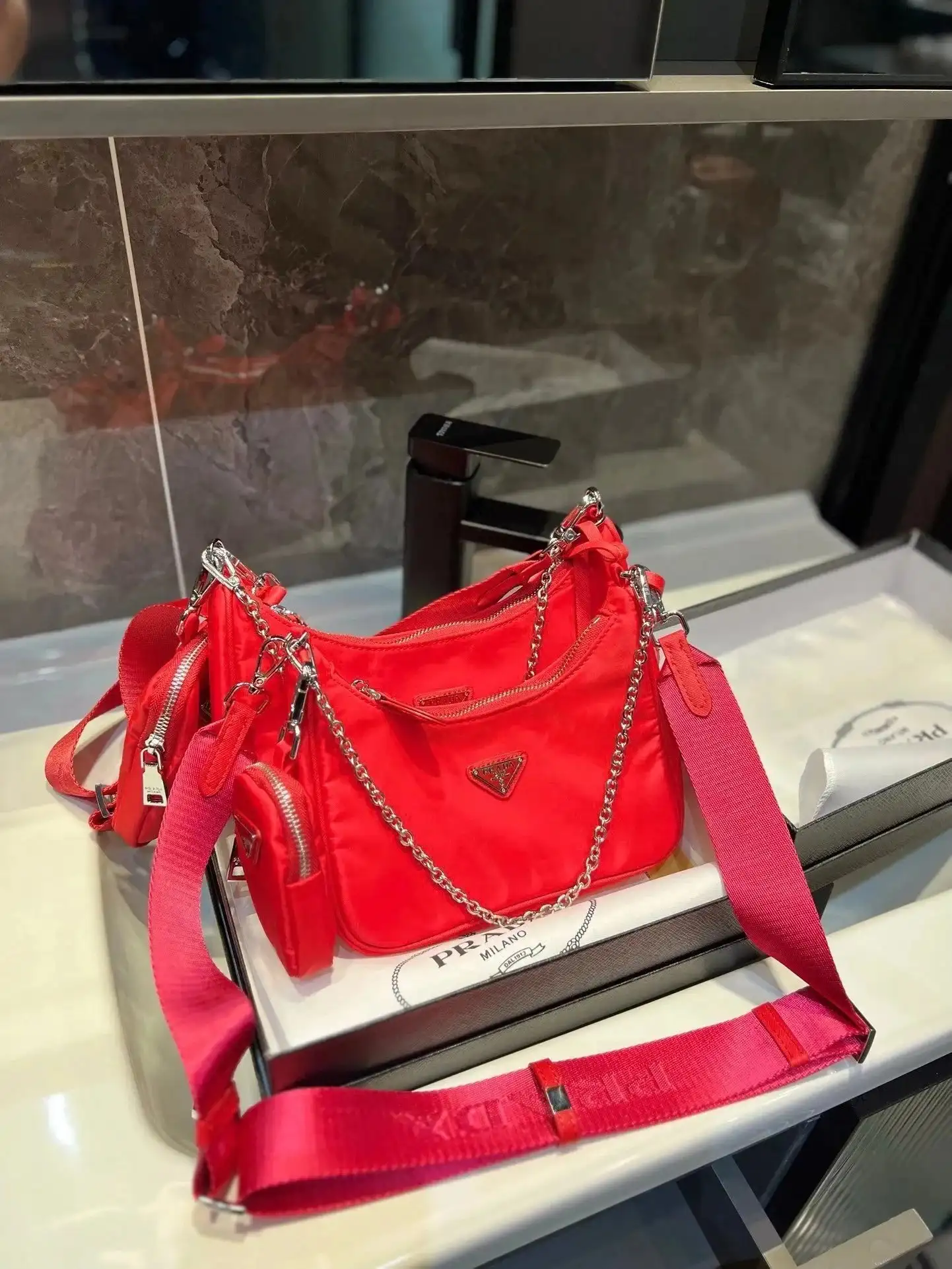 Prada Shoulder Bag — foto 3 de 6