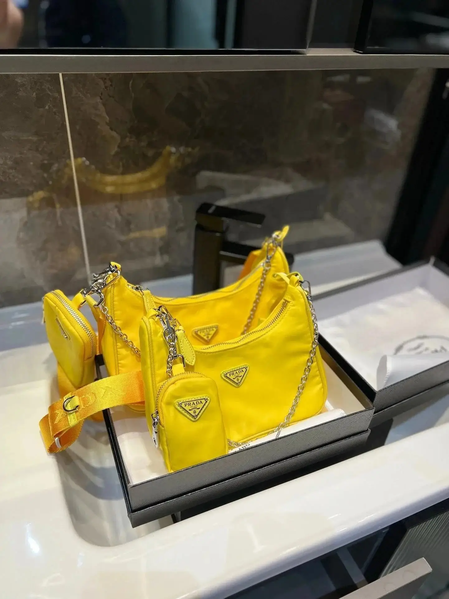 Prada Shoulder Bag — foto 6 de 6