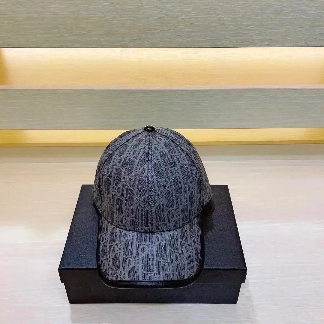 Dior，Gucci，Fendi hat (40 styles) — foto 3 de 6