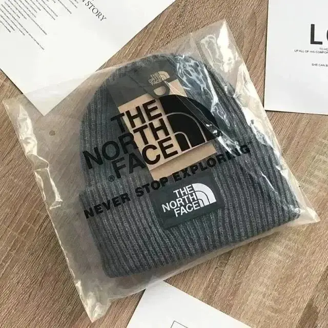 The North Face Denali Beanie [9 Colors Available] — foto 5 de 6