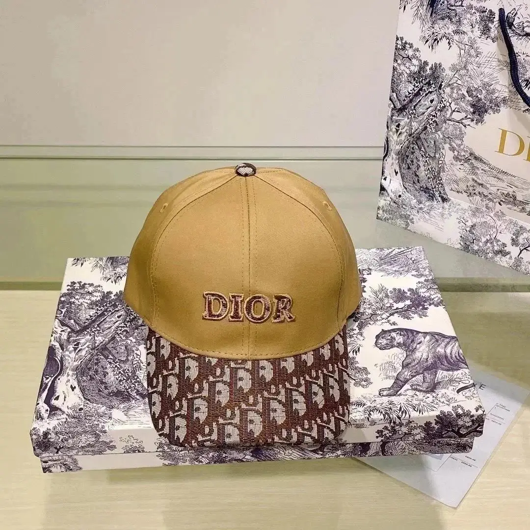 Dior cap (40 CP) — foto 6 de 6