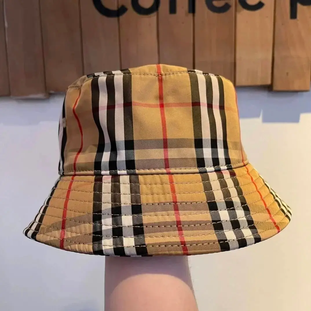 BURBERRY Hat — foto 2 de 6
