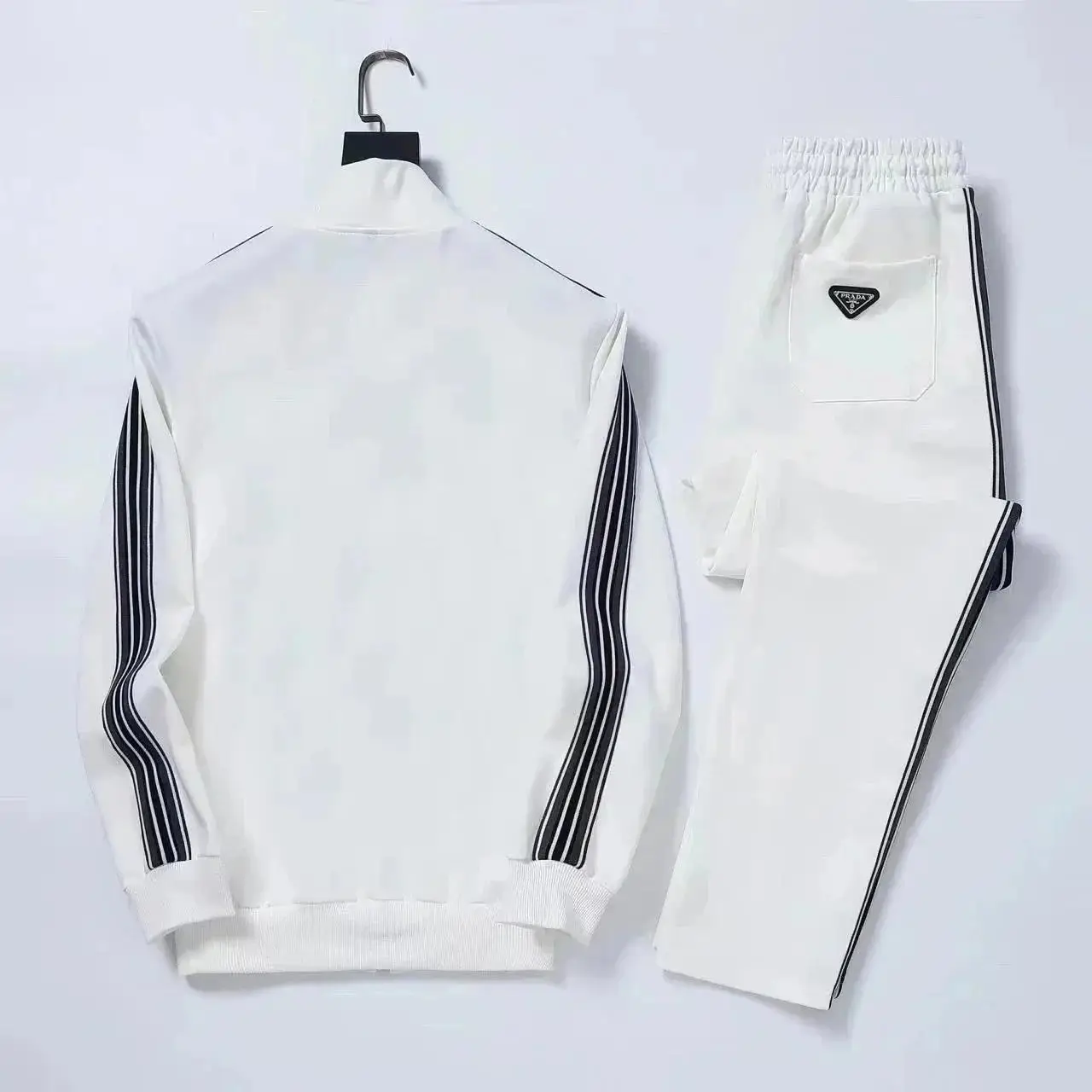 PRADA & LV & GUCCI & Burberry Track Suit [40 styles] — foto 5 de 6