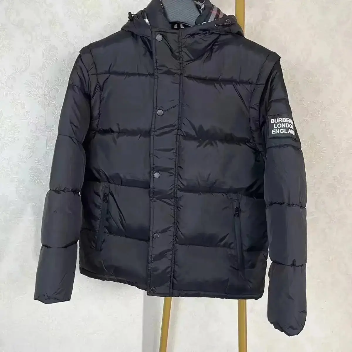 Burberry Down Jacket — foto 3 de 6