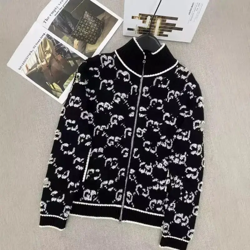 Gucci GG Supreme Knitted Sweater & Down Jacket Collection — foto 3 de 6