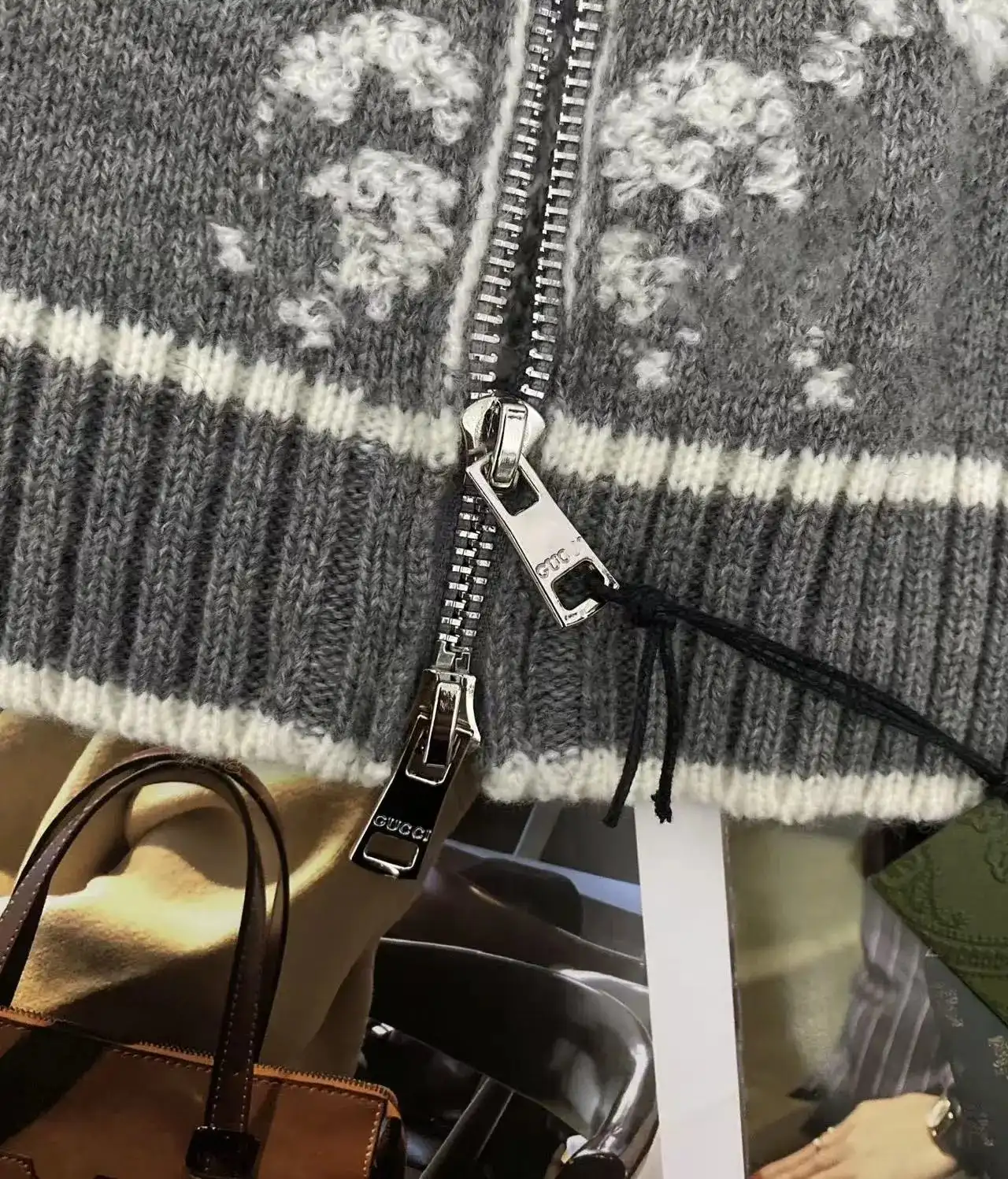 Gucci GG Supreme Knitted Sweater & Down Jacket Collection — foto 5 de 6