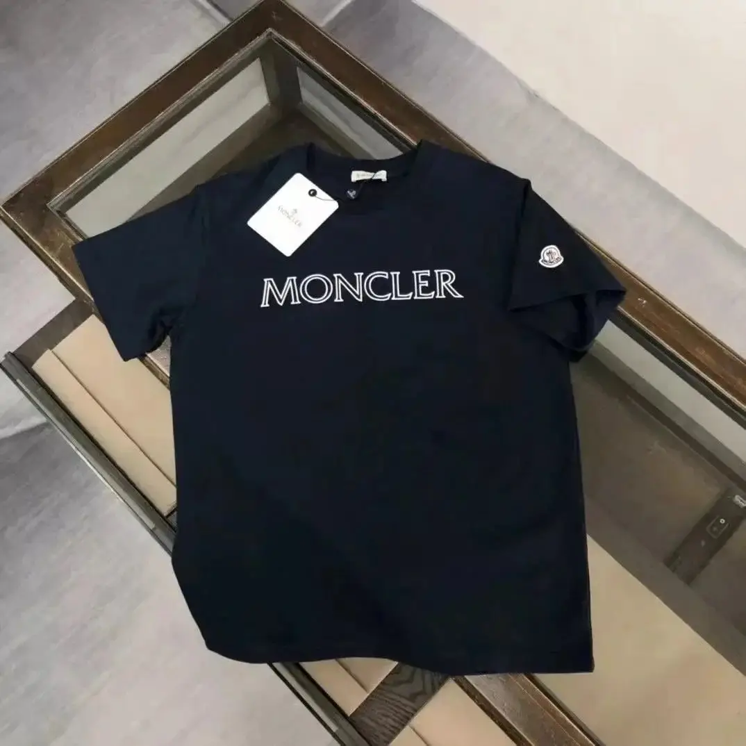 moncler T-shirt (30+) — foto 3 de 6