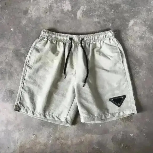 Prada shorts t-shirt (40 styles) — foto 4 de 6