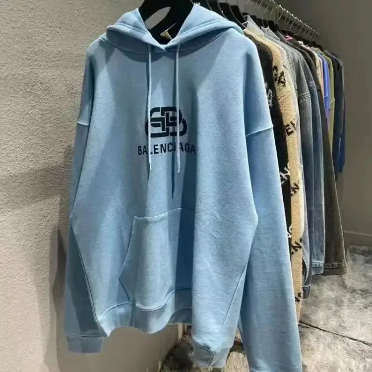 Balenciaga Hoodies Top — foto 3 de 6