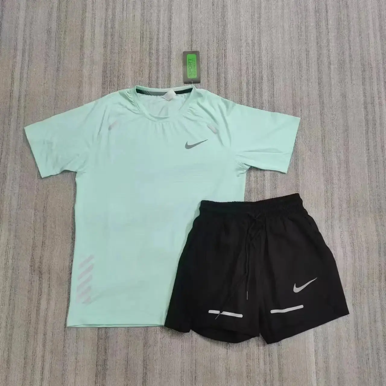 Nike suit — foto 2 de 6