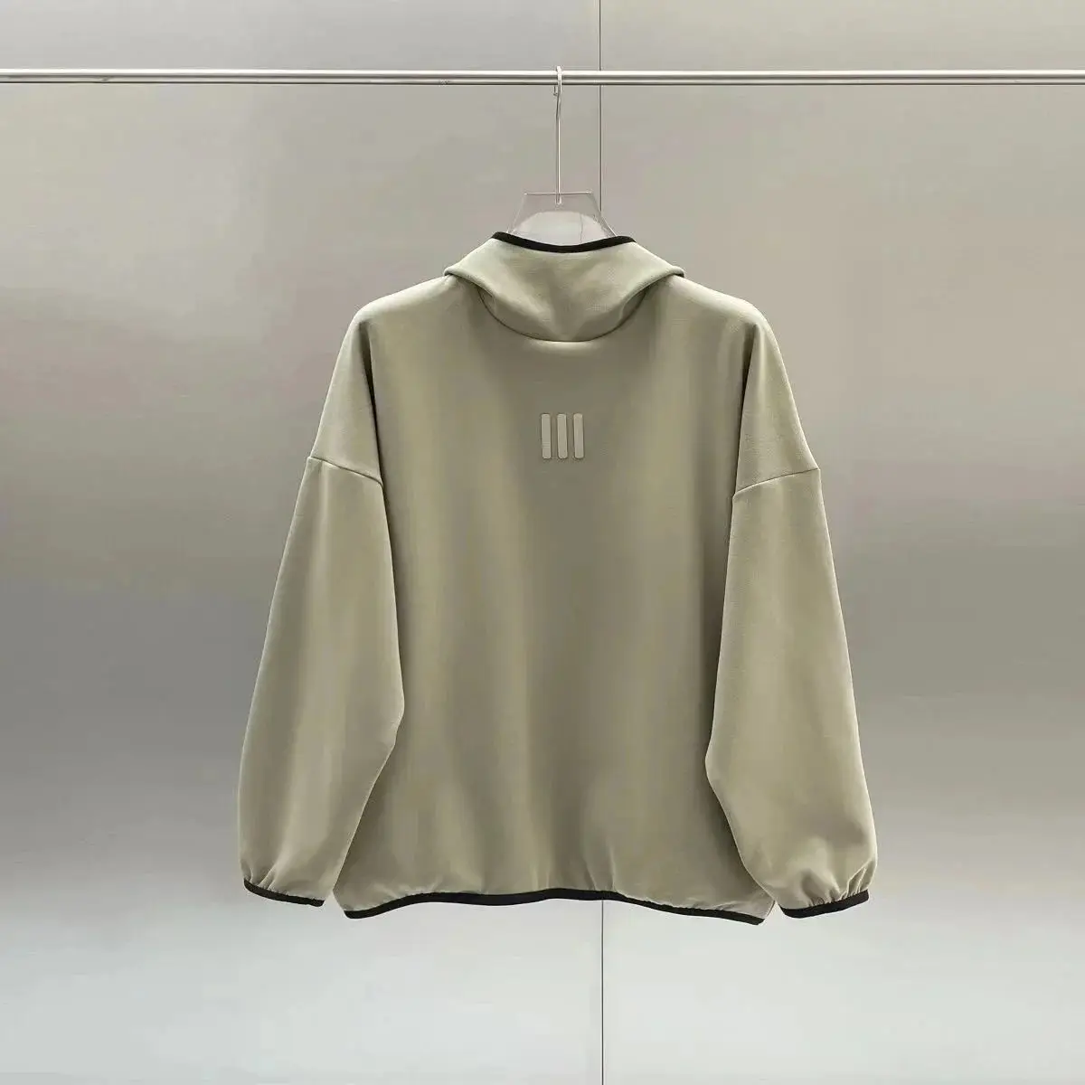 ESSENTIALS Hoodie(+30 color) — foto 3 de 6