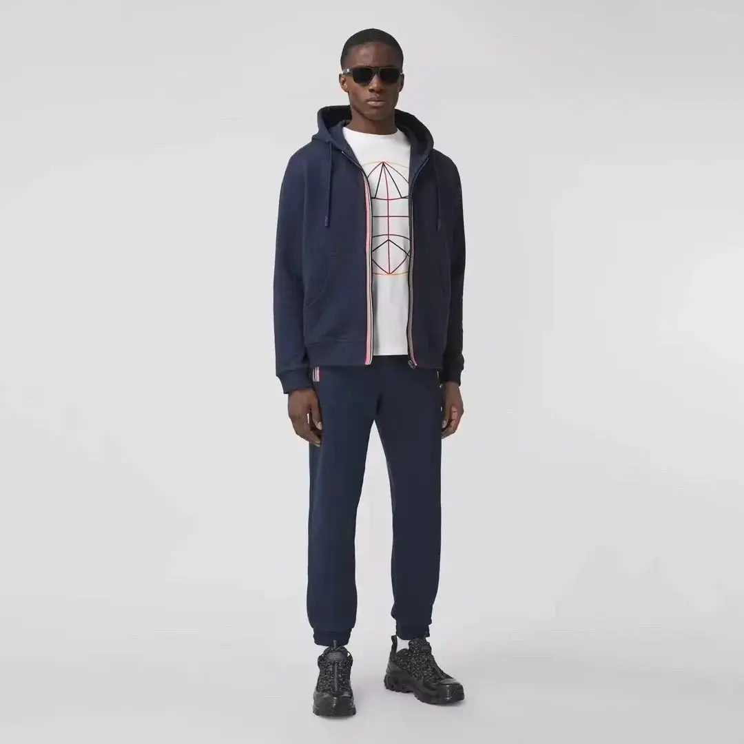 Burberry Stripe Zip-Up Hoodie & Jogger Set — foto 5 de 6