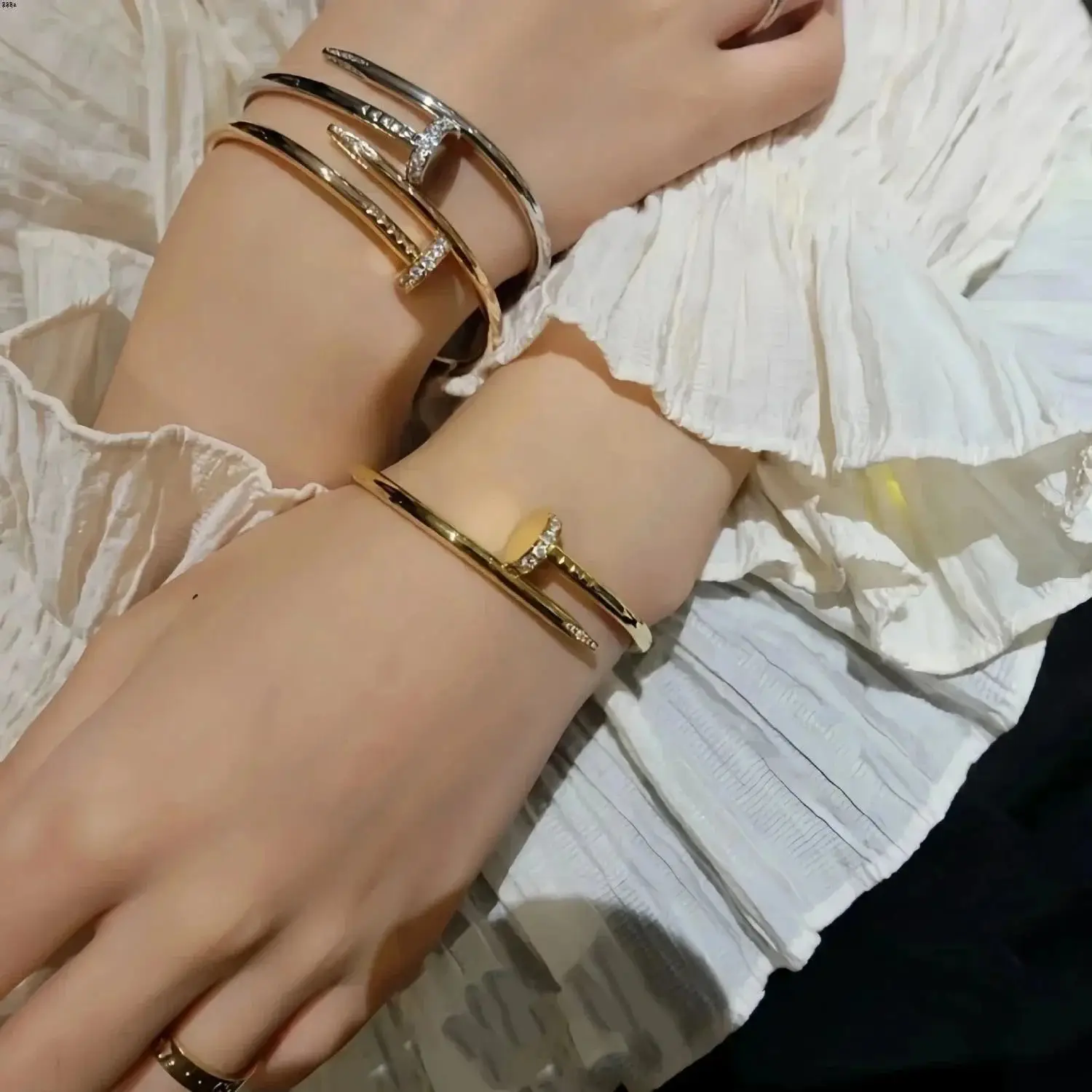 Cartier Juste un Clou Bracelet [6 styles] — foto 3 de 6