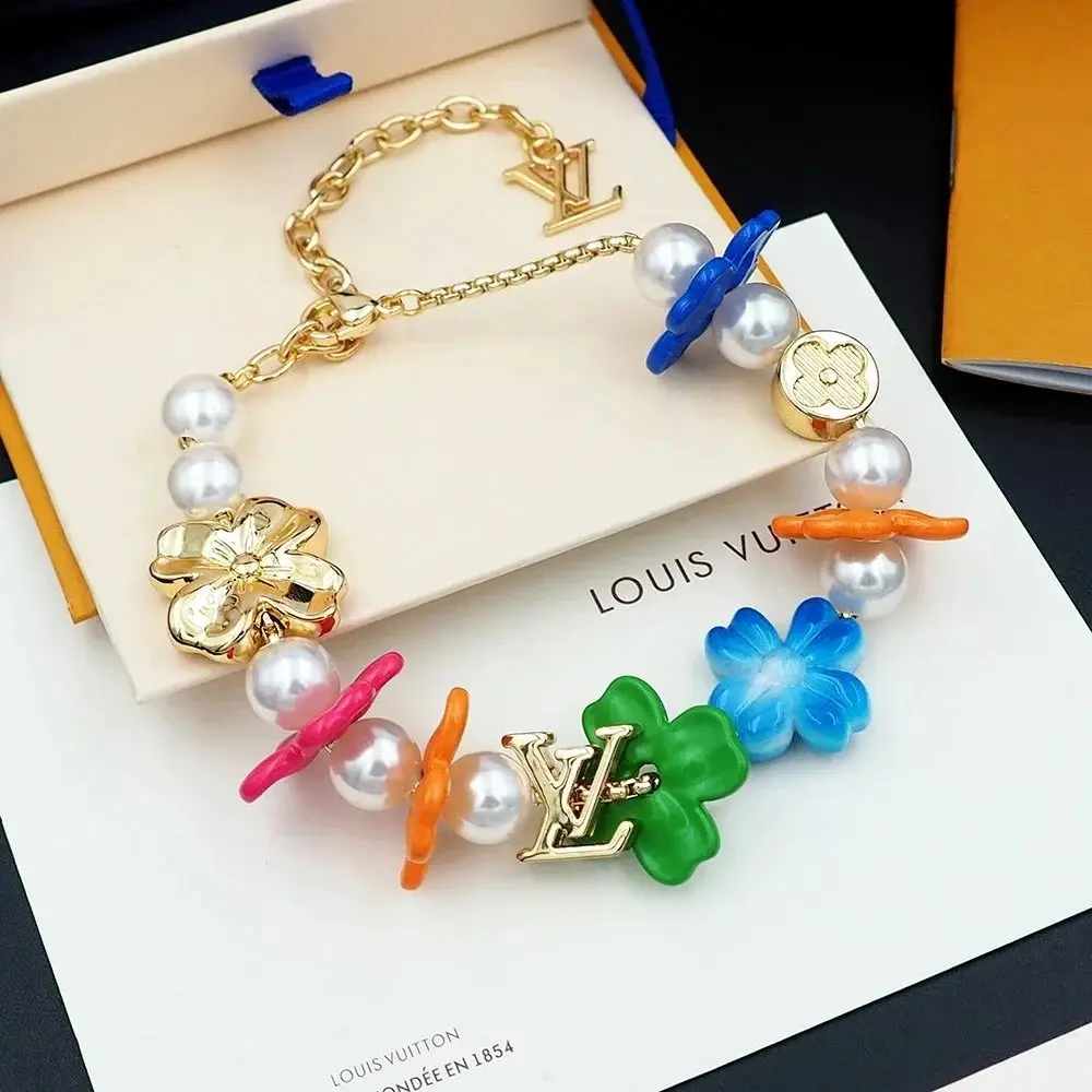 Louis Vuitton LV Floral and Glass Beaded Bracelet — foto 2 de 6