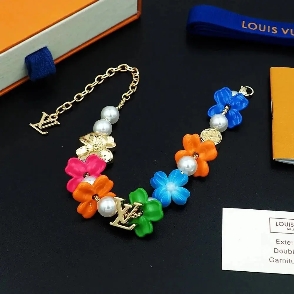 Louis Vuitton LV Floral and Glass Beaded Bracelet — foto 5 de 6