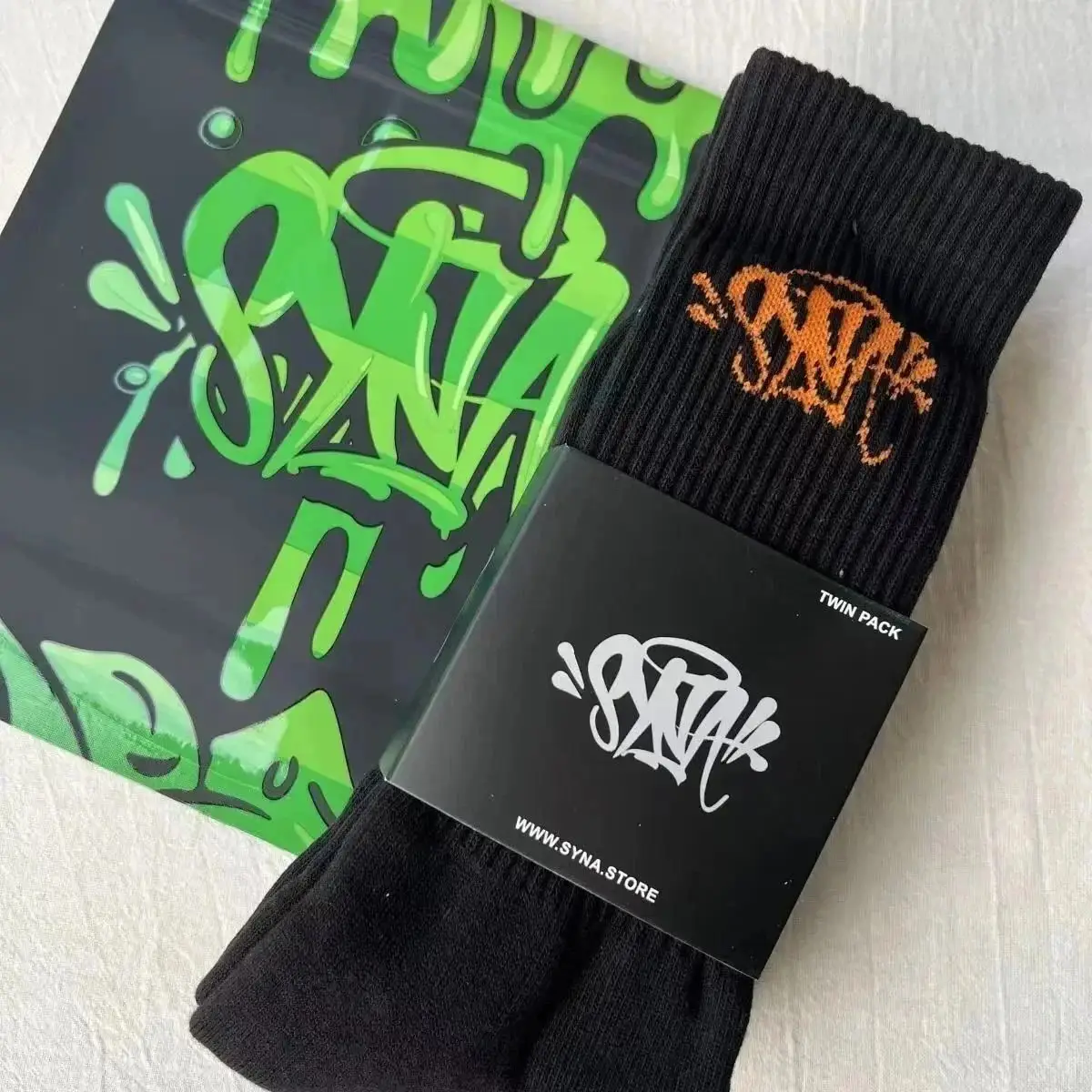 Syna World Graffiti Logo Socks [18 styles] — foto 5 de 6