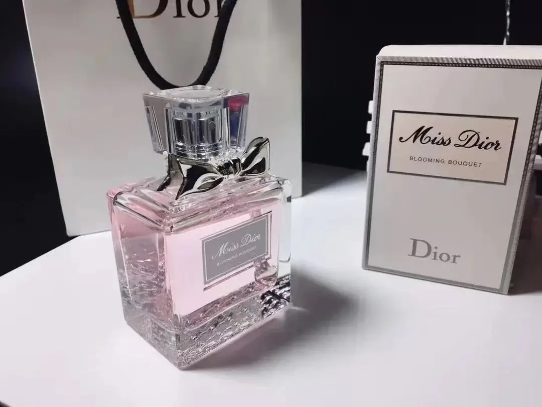 Dior Perfume [20+ styles] — foto 3 de 6
