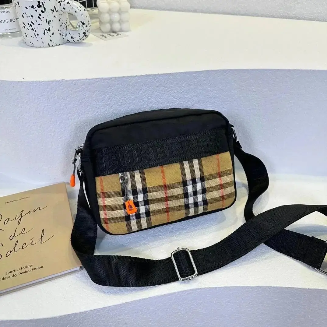 Burberry Vintage Check Crossbody Bag [8 styles] — foto 3 de 6