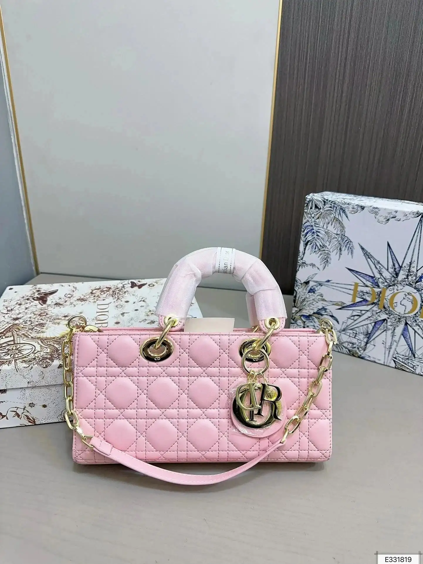 Dior Quilted Shoulder Bag — foto 4 de 6