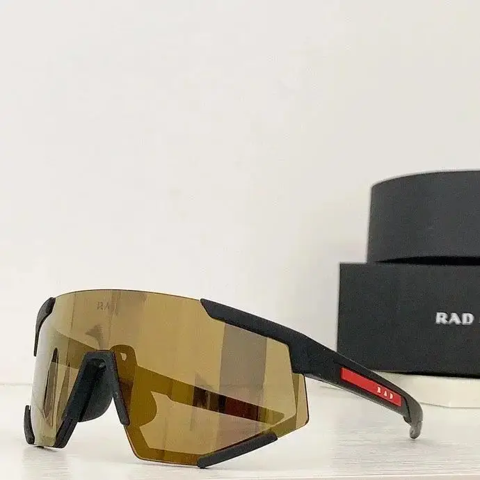Prada Linea Rossa Sunglasses [11 styles] — foto 4 de 6