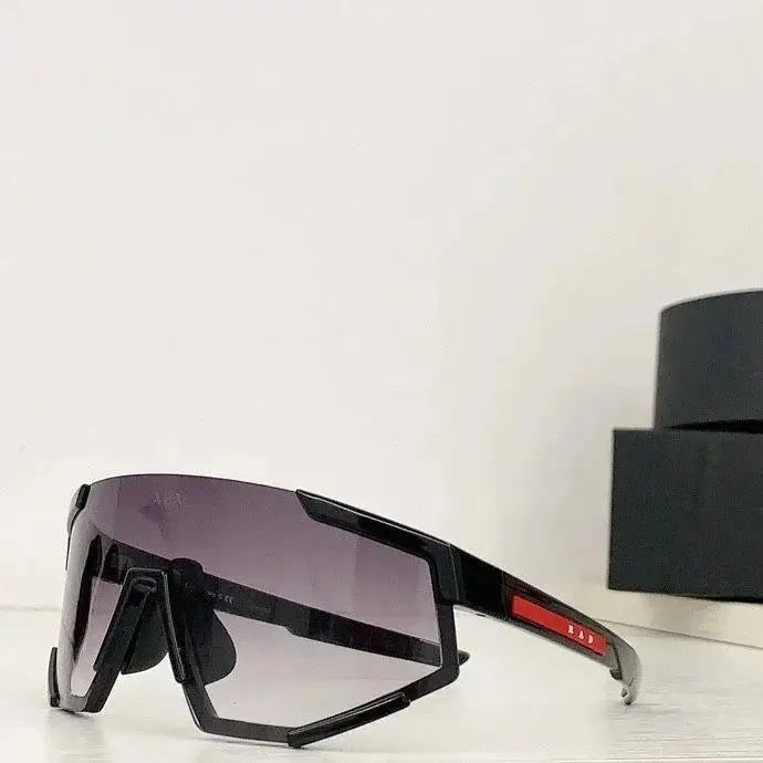 Prada Linea Rossa Sunglasses [11 styles] — foto 6 de 6