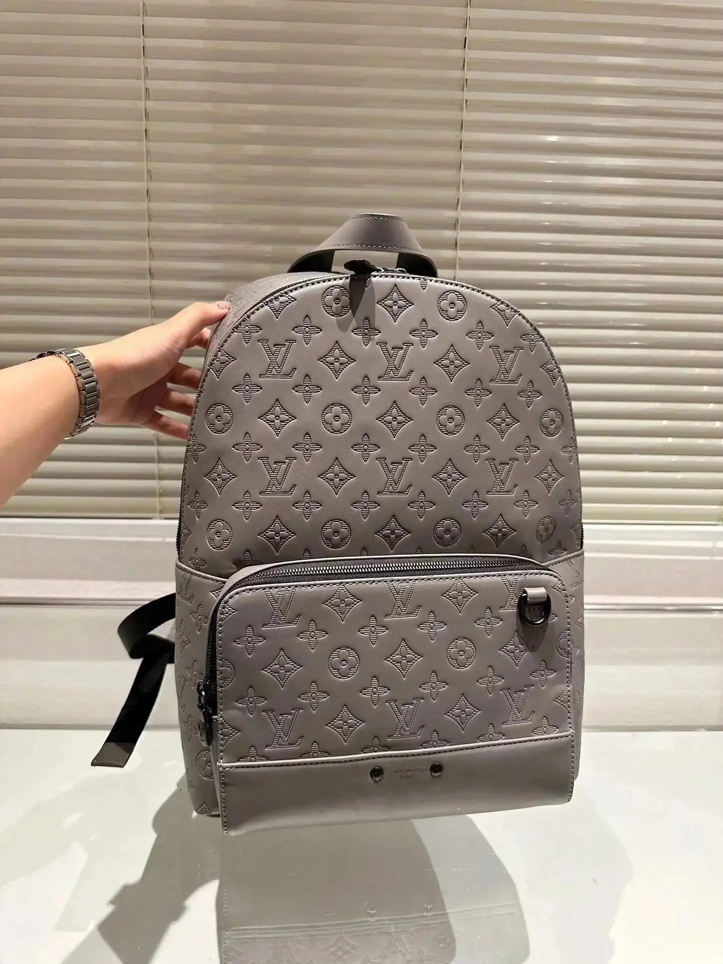Louis Vuitton Backpack — foto 2 de 6