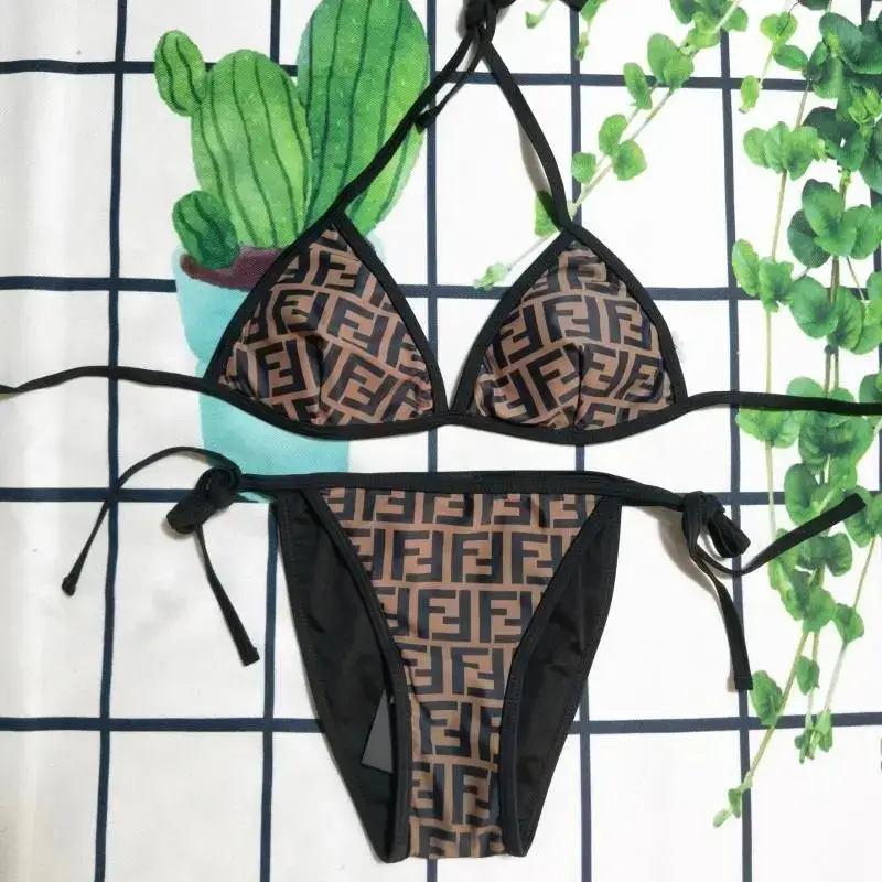 Chanel/Louis Vuitton/Fendi/Gucc/Dior Bikini [40] — foto 4 de 6