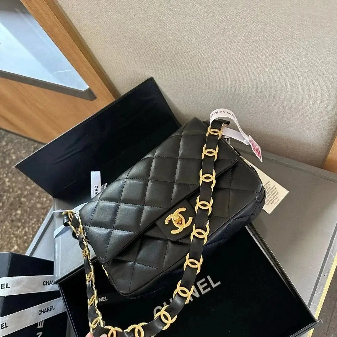 Chanel Classic Flap Bag — foto 3 de 6