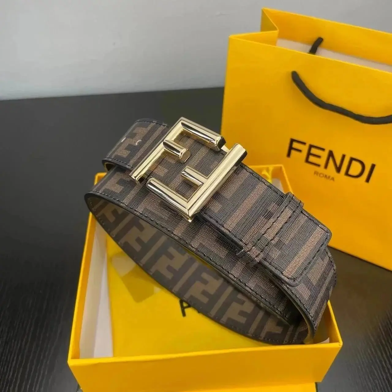 FENDI FF Logo Belt [40 styles] — foto 2 de 6