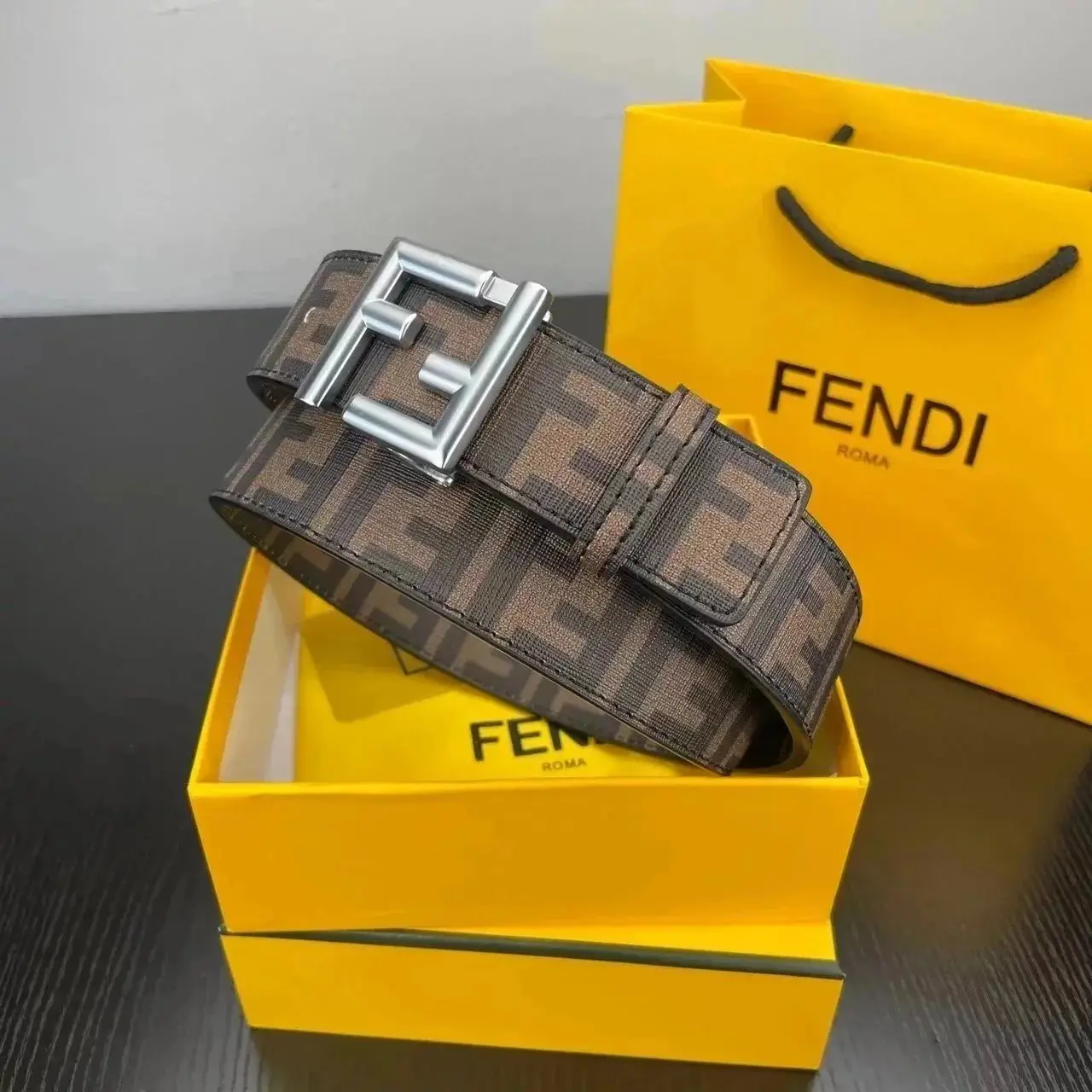 FENDI FF Logo Belt [40 styles] — foto 3 de 6